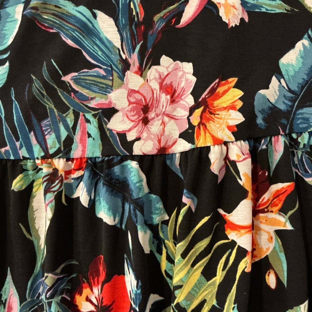 Women’s Flowy, Ruffled Blouse, Size Small - Picture 12 of 12